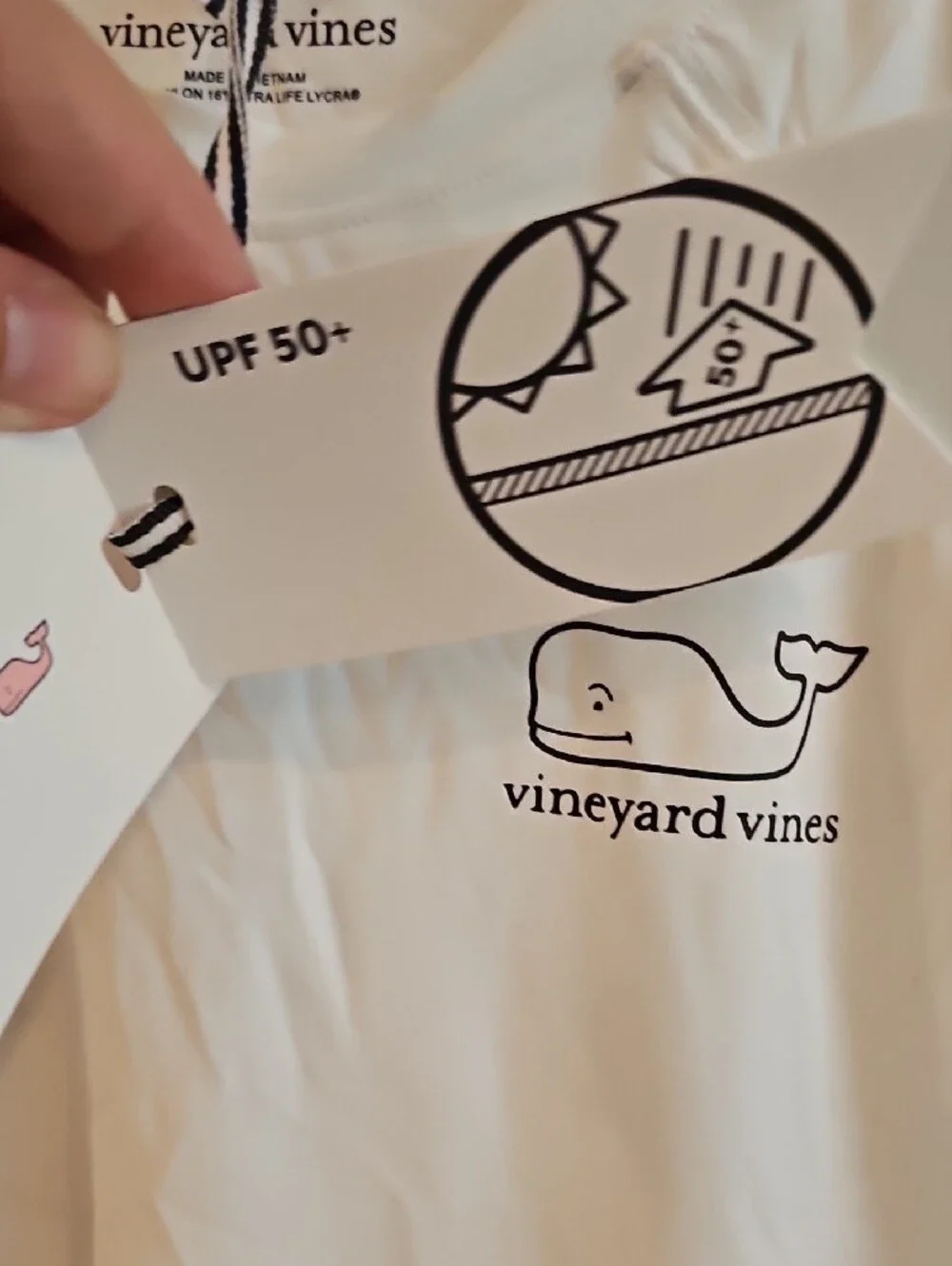 Vineyard Vines White Long-Sleeve Performance Swim UPF 50 Tee with Whale Logo L16